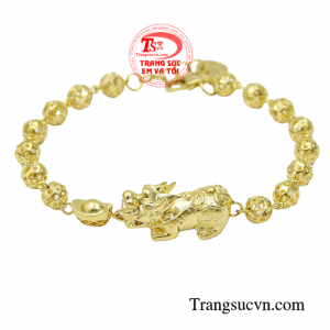 Tỳ hưu là linh vật thu hút tiền bạc, mang lại tài lộc, may mắn và thịnh vượng cho người sở hữu.