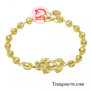 Lắc tay tỳ hưu vàng may mắn được chế tác tinh tế hình tỳ hưu đẹp mắt, sáng bóng.