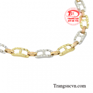 Trang sức Em và Tôi nhận đặt chế tác lắc tay vàng phù hợp với thị hiếu khách hàng, đảm bảo chất lượng.