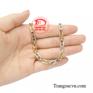 Lắc vàng nữ yêu kiều bảo hành uy tín.