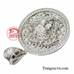 Gây ấn tượng bởi hình ảnh medusa đầy quyền lực. 