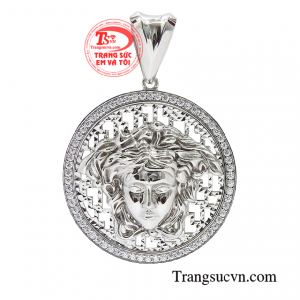 Mặt dây chuyền bản lĩnh được nhập khẩu từ Hàn Quốc. 