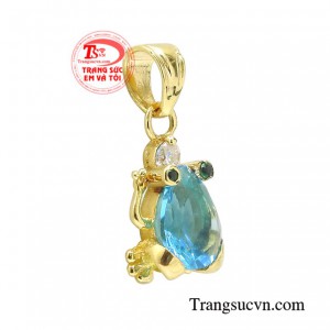 Mặt dây chuyền mang vẻ đẹp ngọt ngào rất thích hợp với những cô nàng hiện đại, dễ thương.