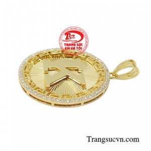 Mặt dây chuyền vàng bền đẹp, chất lượng, chế tác theo yêu cầu khách hàng.