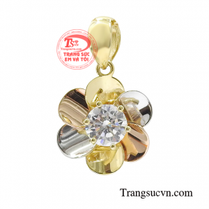 Mặt dây chuyền vàng ban mai là món phụ kiện không thể thiếu của phái đẹp.