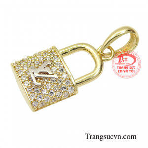 Không những vậy mặt dây này còn có thể làm quà tặng vào các dịp đặc biệt như lễ tết.