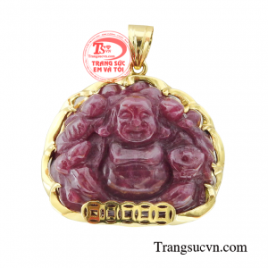 Mặt dây di lặc tài lộc được các nghệ nhân chế tác từ viên đá ruby tinh xảo kết hợp vàng 14k chất lượng.