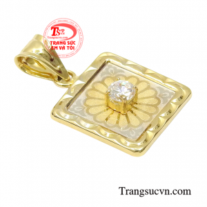 Chiếc mặt dây này mang lại vẻ đẹp trẻ trung mà vô cùng sang trọng toát lên được dấu ấn riêng cho các quý cô.