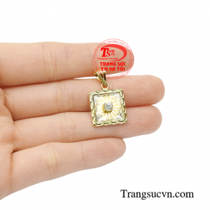 Mặt dây hoa văn ấn tượng uy tín.