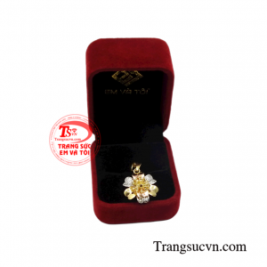 Mặt dây hoa vàng sang trọng