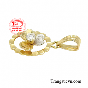 Không những vậy mặt dây này còn có thể làm quà tặng vào các dịp đặc biệt, hay những buổi gặp mặt quan trọng.