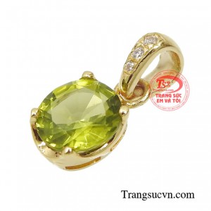 Mặt dây peridot với ý nghĩa mang đến điều tốt lành, cải thiện sức khỏe, xua đuổi tà khí.