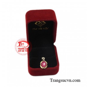 Mặt dây ruby sao lộc phát sang trọng.