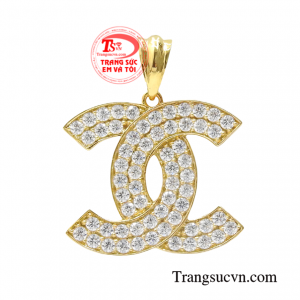 Mặt dây vàng chất lượng với thiết kế độc đáo là phụ hiện không thể thiếu cho các cô nàng hiện đại.