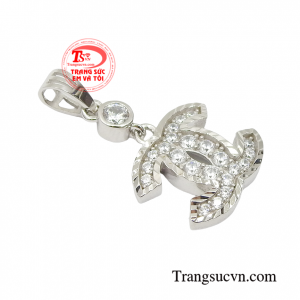 Mặt dây chuyền vàng trắng mang đến vẻ đẹp tinh khôi, thuần khiết