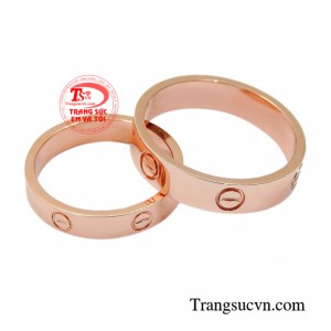 Nhẫn cưới vàng hồng chung đôi là mẫu nhẫn cưới hiện được các cặp đôi yêu thích