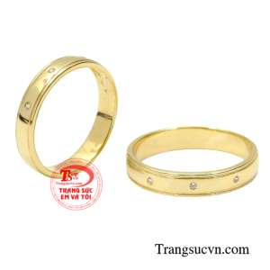 Do đó đôi nhẫn cưới vàng sẽ là sự lựa chọn hoàn hảo dành cho các cặp vợ chồng.