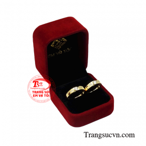 Nhẫn cưới vàng tây sâu đậm chất lượng.