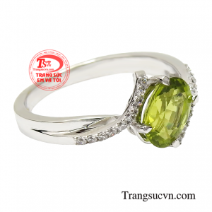 Bởi loại đá này giúp cải thiện sức khỏe, công việc được thuận lợi.