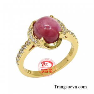 Nhẫn ruby thiên nhiên chất lượng có giấy kiểm định uy tín.