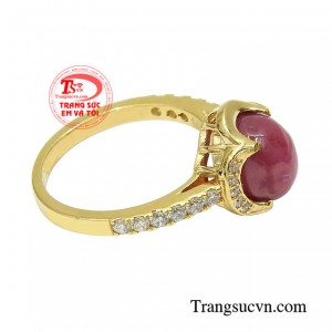 Người ta tin rằng mang theo viên đá này bên mình sẽ gặp nhiều may mắn và thuận lợi trong công việc và cuộc sống.