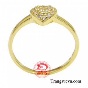 Thiết kế trái tim như ngầm khẳng định tình yêu với người con gái được nhận. 