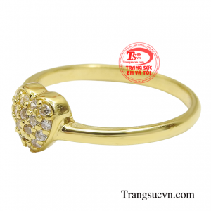 Ngoài ra sản phẩm còn giúp các cô gái tôn lên được vẻ kiều diễm, thanh tú. 