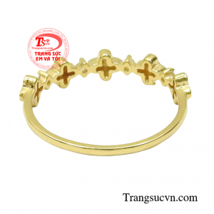 Với sản phẩm này các cô gái có thể thỏa sức phối cùng với nhiều bộ đồ khác nhau mà vẫn rất hợp thời trang.