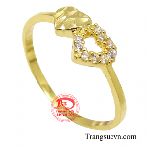 Chiếc nhẫn mang một ý nghĩa thiêng liêng của tình yêu đôi lứa, cũng như là lời nhắn gửi yêu thương. 