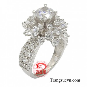 Sản phẩm giúp các nàng tôn vinh vẻ đẹp kiêu sa, duyên dáng cho bản thân