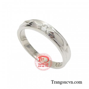 Sản phẩm dễ kết hợp được với nhiều kiểu trang phục khác nhau.