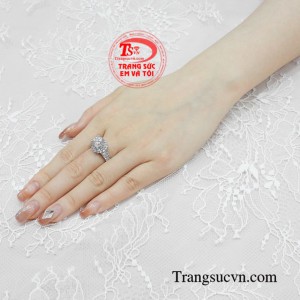 Nhẫn vàng trắng nữ giới sang trọng