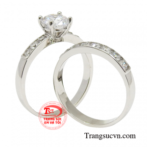 Nhẫn vàng trắng quý cô hiện đại được thiết kế dành riêng cho cô nàng ngọt ngào yêu thích vẻ đẹp dịu dàng, thanh thoát.