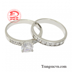 Chiếc nhẫn nữ vàng trắng này sẽ giúp các nàng thực hiện được điều đó.