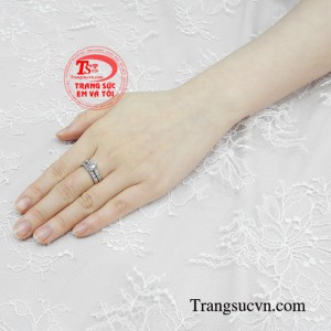 Nhẫn vàng trắng quý cô hiện đại