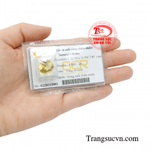 Sản phẩm là viên đá hộ mệnh cho người sinh tháng 11 hoặc người mệnh kim, mệnh thổ.