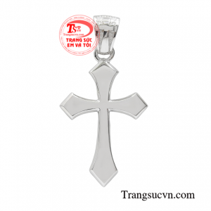 Thánh giá vàng trắng cầu nguyện được những người thợ kim hoàn chế tác một cách tỉ mỉ.