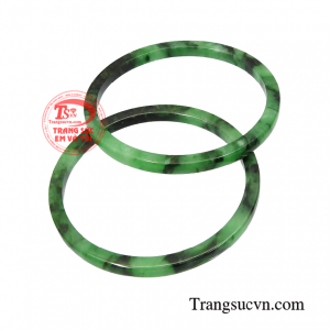 Ngày nay với sự phát triển của công nghệ hiện đại chế tác ra nhiều mẫu mã vòng ngọc đặc sắc. 