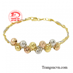 Vòng nữ vàng ấn tượng nhập khẩu Italy, chế tác từ vàng tây 18k bền đẹp, sáng bóng.