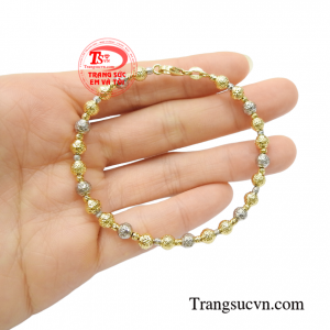 Vòng tay bi vàng phong cách thời trang phái đẹp