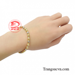 Vòng tay vàng sang trọng, đẳng cấp