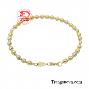 Vòng tay vàng từ lâu đã là món trang sức được phái đẹp yêu thích lựa chọn đeo bên mình