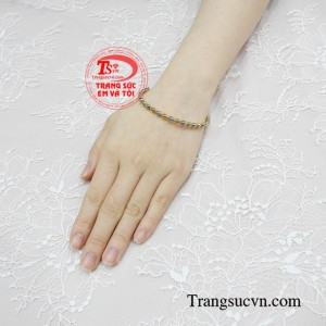 Vòng tay nữ kiêu sa