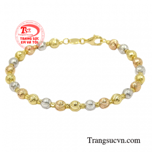 Vòng vàng nữ thanh lịch là sản phẩm được phái đẹp đặc biệt ưa chuộng và lựa chọn.