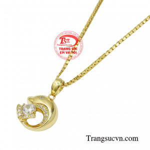 Bộ sản phẩm thích hợp với nhiều kiểu trang phục với mọi hoàn cảnh khác nhau là món trang sức yêu thích của phái đẹp.