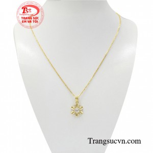 Bộ dây chuyền đính đá sang trọng vàng 10k chế tác tinh xảo, kết hợp giữa dây chuyền và mặt dây xinh xắn