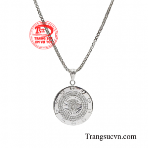 Không những vậy bộ sản phẩm còn giúp nam giới toát lên được phong cách riêng biệt và thu hút hơn. 