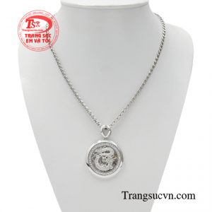 Bộ dây chuyền rồng quyền lực mang lại vẻ đẹp thời trang mạnh mẽ, cá tính cho phái mạnh.