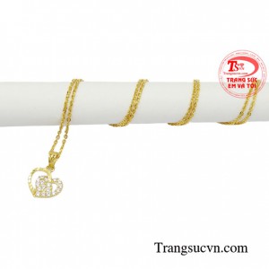 Với bộ sản phẩm này phái đẹp sẽ luôn nổi bật và thu hút giữa đám đông