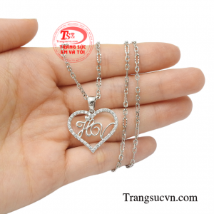 Bộ mặt dây chữ vàng trắng nữ tính.